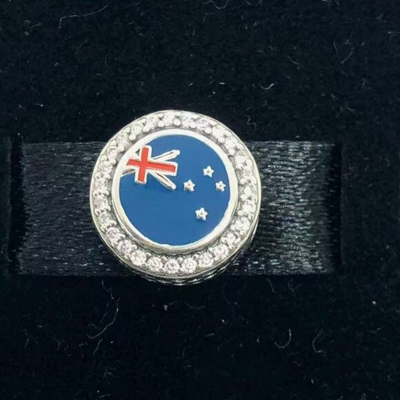 ✨🔥Pandora Exclusive Country of New Zealand Flag Moments Button Charm - Picture 1 of 4